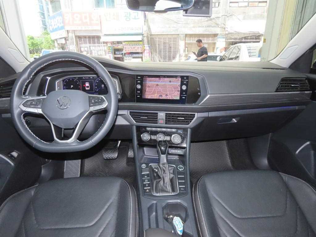 Volkswagen Jetta - Vista 9