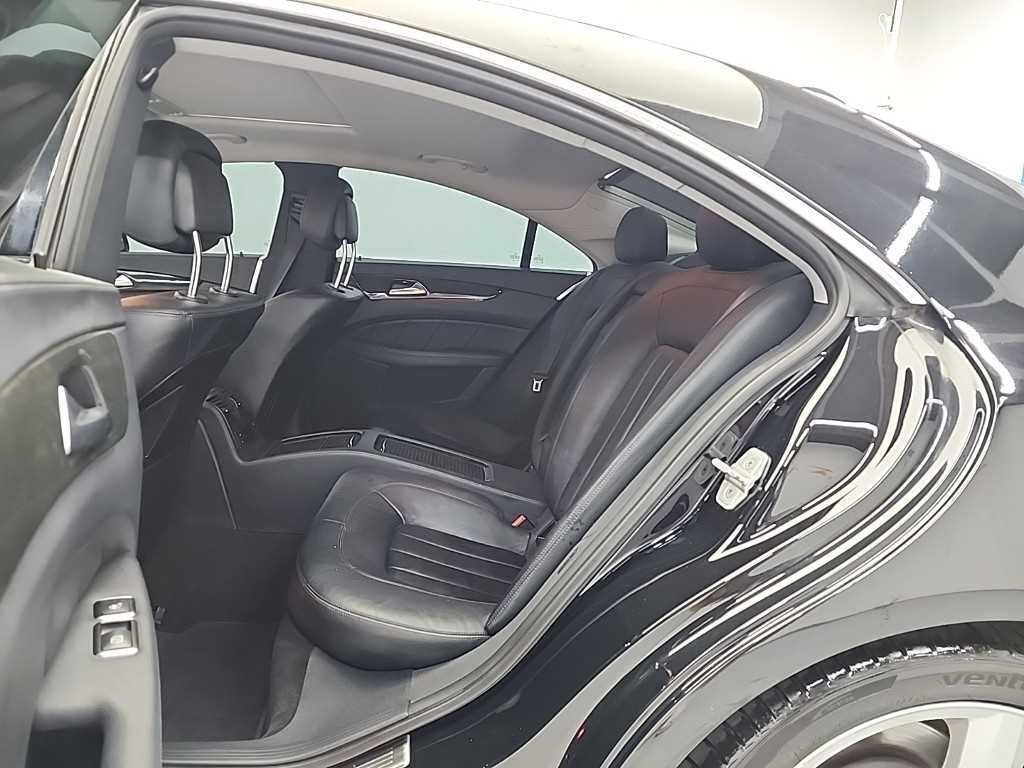Mercedes Benz CLS Class 2012 Negro - Importación desde Corea - HF Imports Iquique - Foto 14