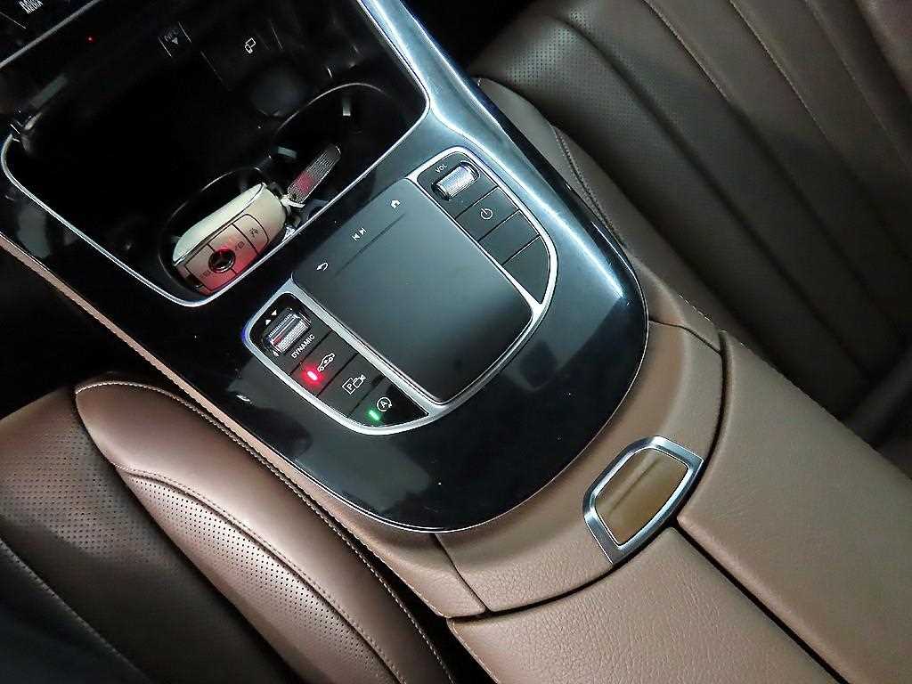 Mercedes Benz E class 2021 Blanco - Importación desde Corea - HF Imports Iquique - Foto 15