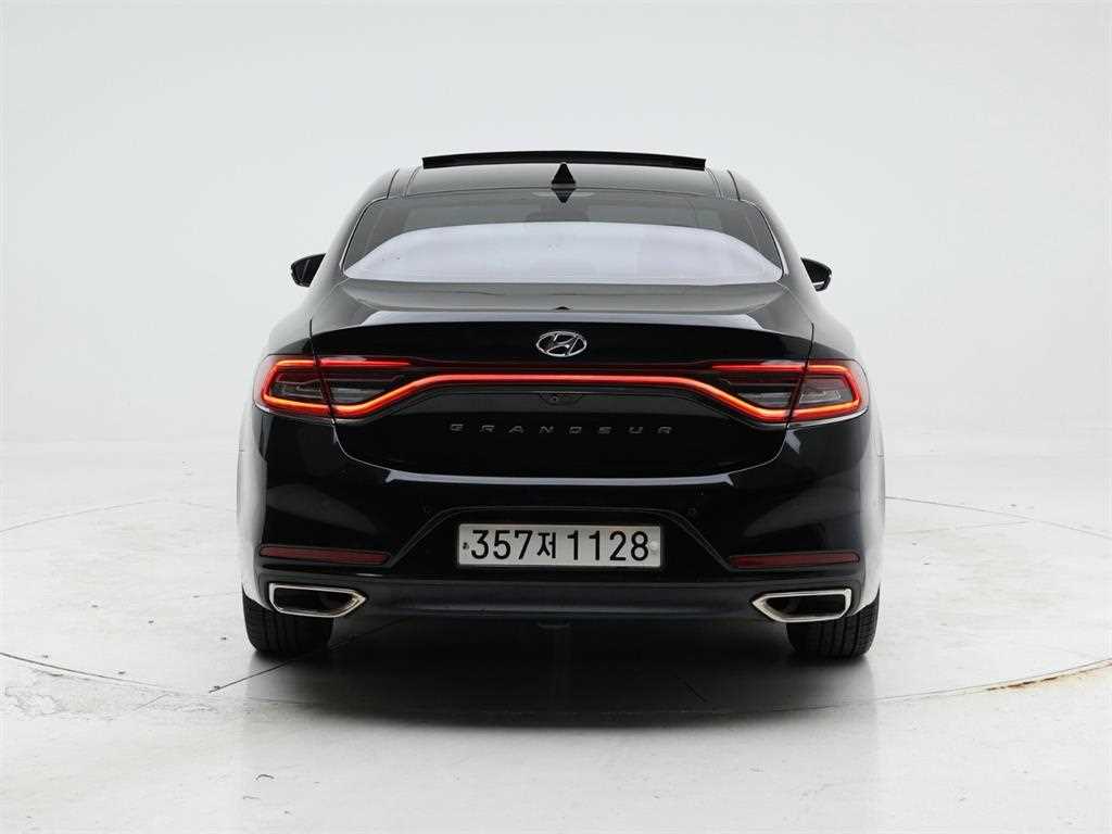 HYUNDAI Grandeur - Vista 7