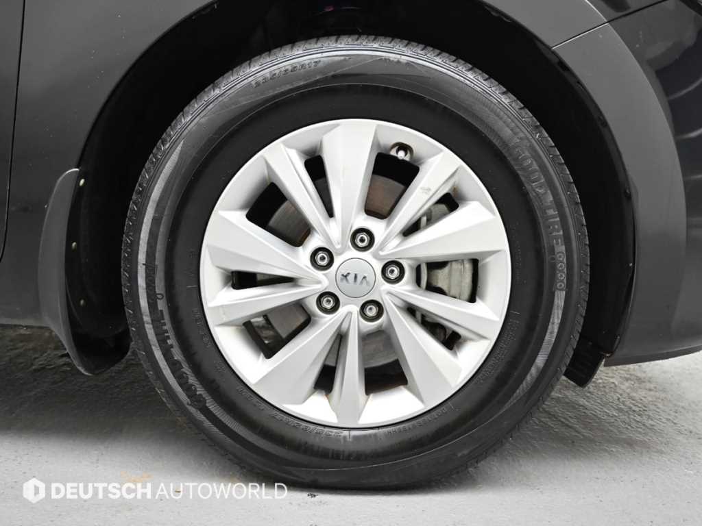 KIA Carnival - Vista 7