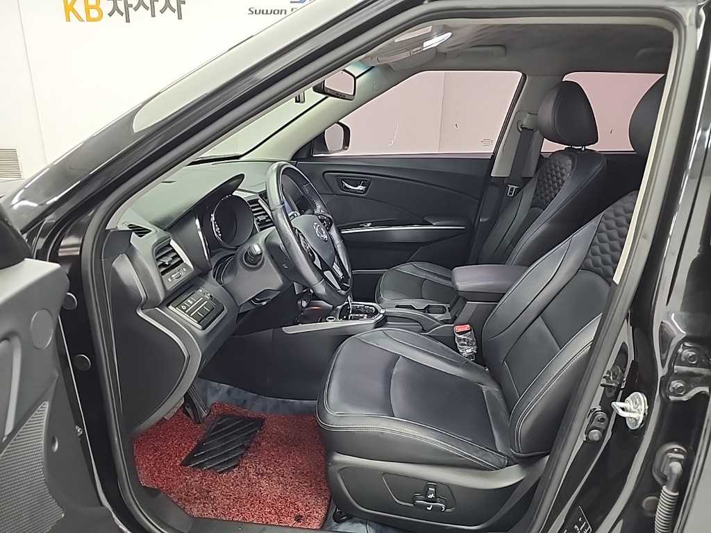 Ssangyong Tivoli 2017 Negro - Importación desde Corea - HF Imports Iquique - Foto 13