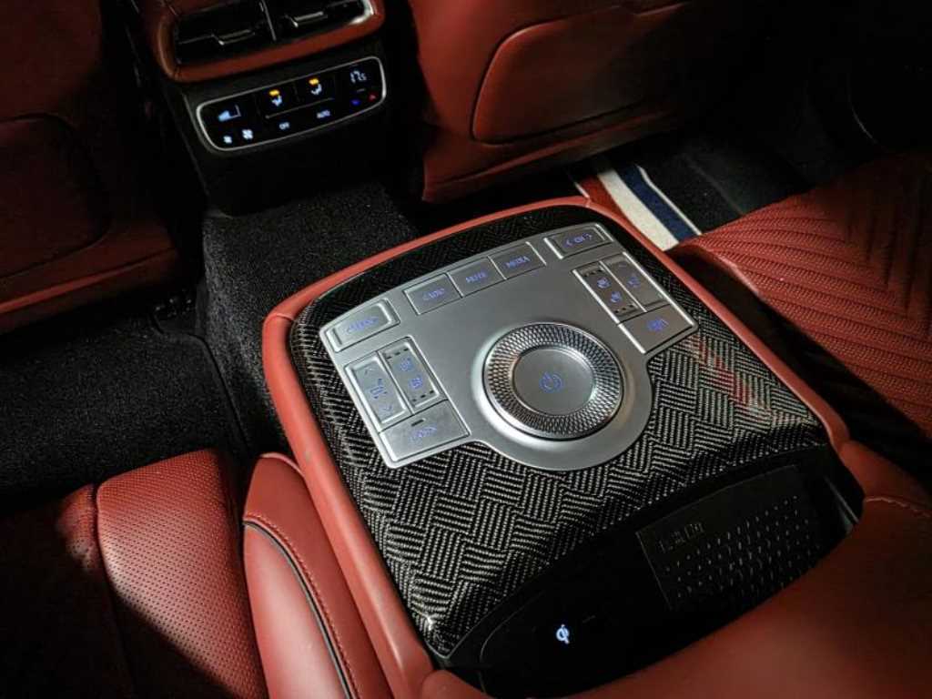 Genesis G80 - Vista 10