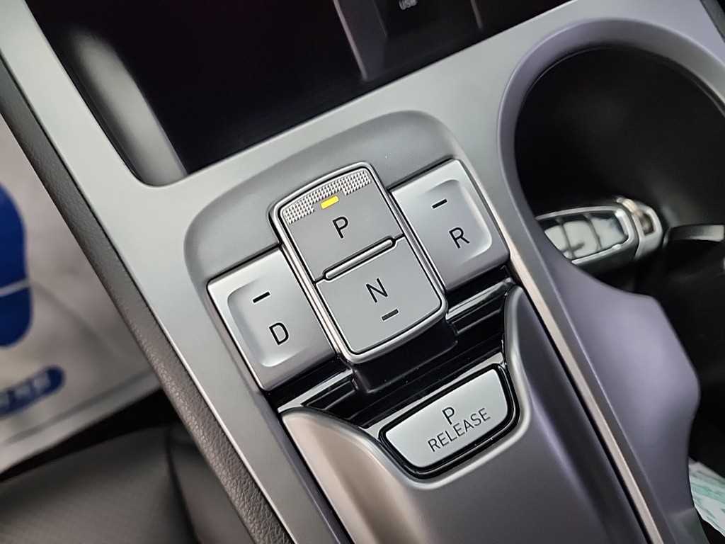 HYUNDAI Kona - Vista 10