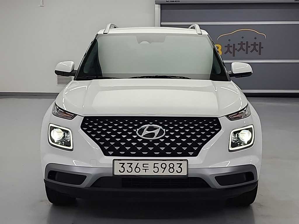 HYUNDAI Venue - Vista 2