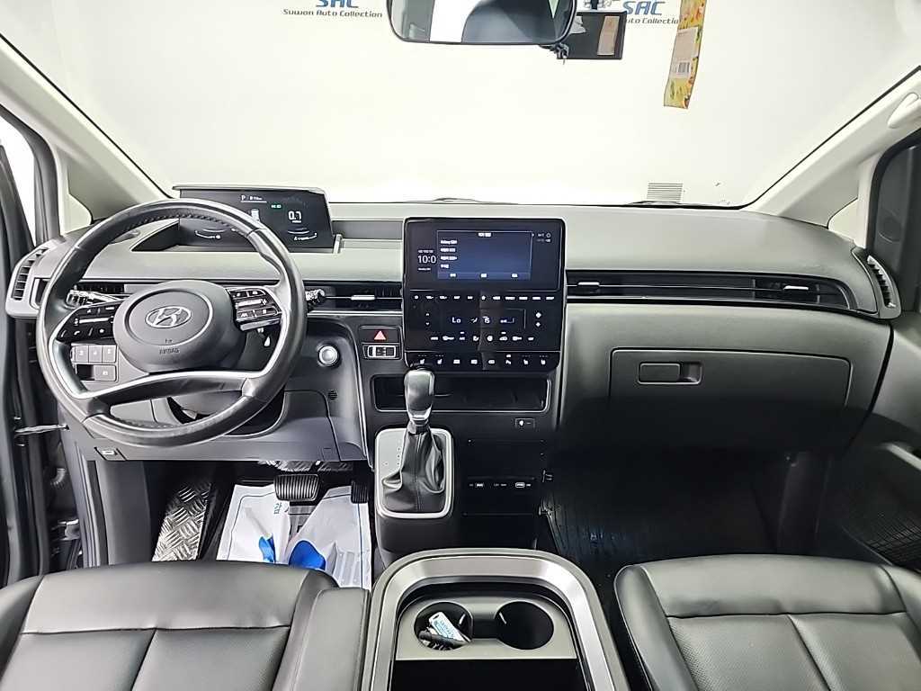 HYUNDAI Staria - Vista 9