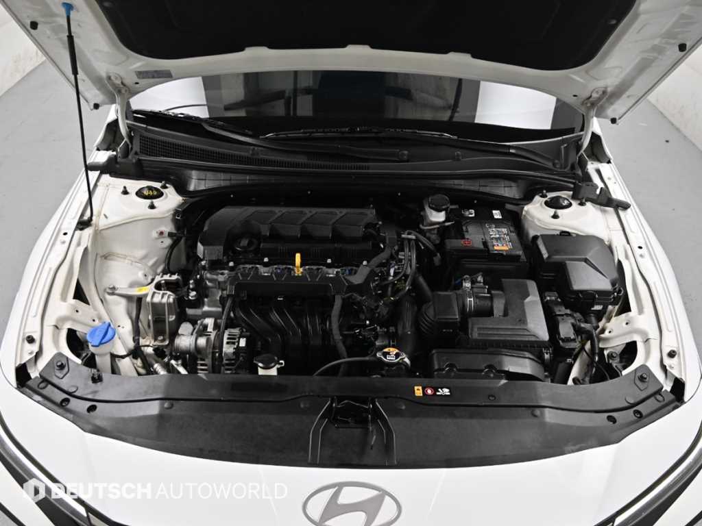 HYUNDAI Avante - Vista 8