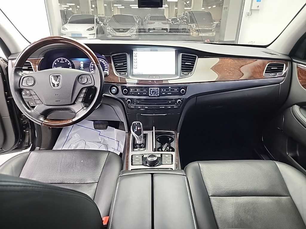 HYUNDAI Equus - Vista 9