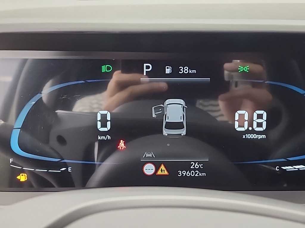 HYUNDAI Casper - Vista 8