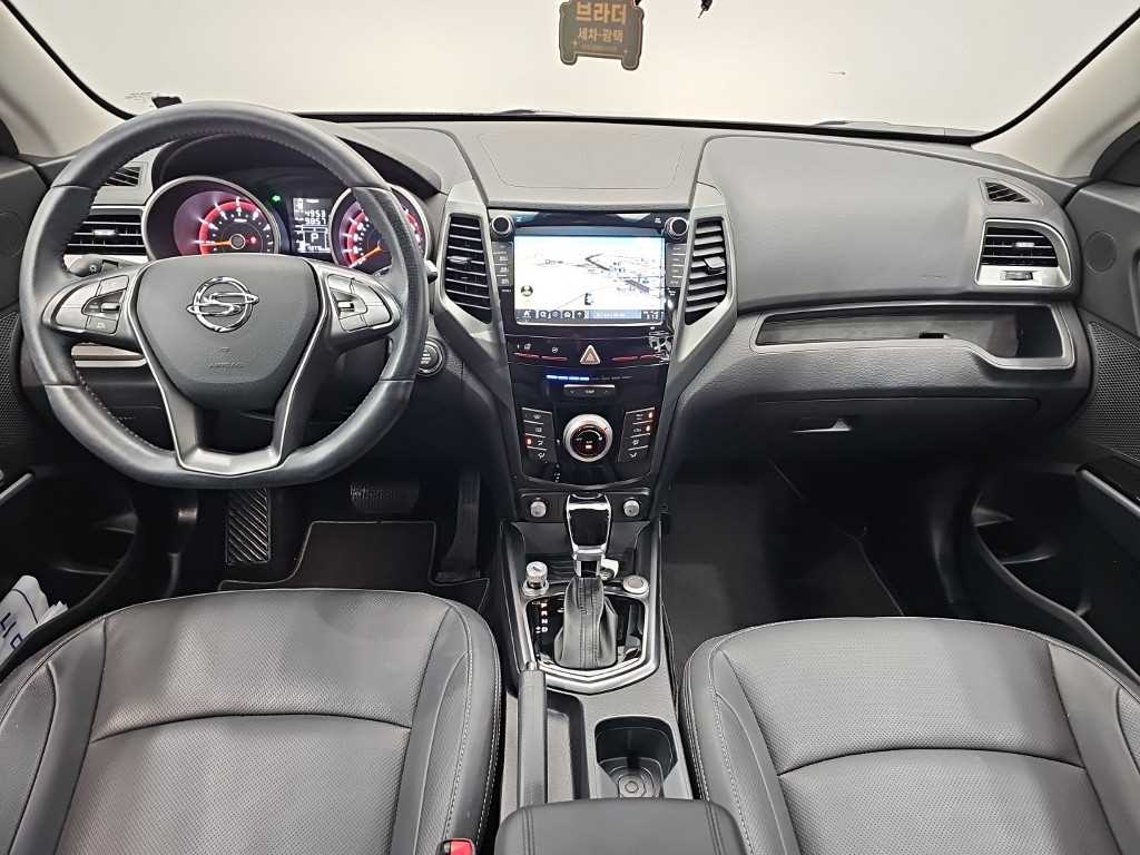 Ssangyong Tivoli - Vista 9