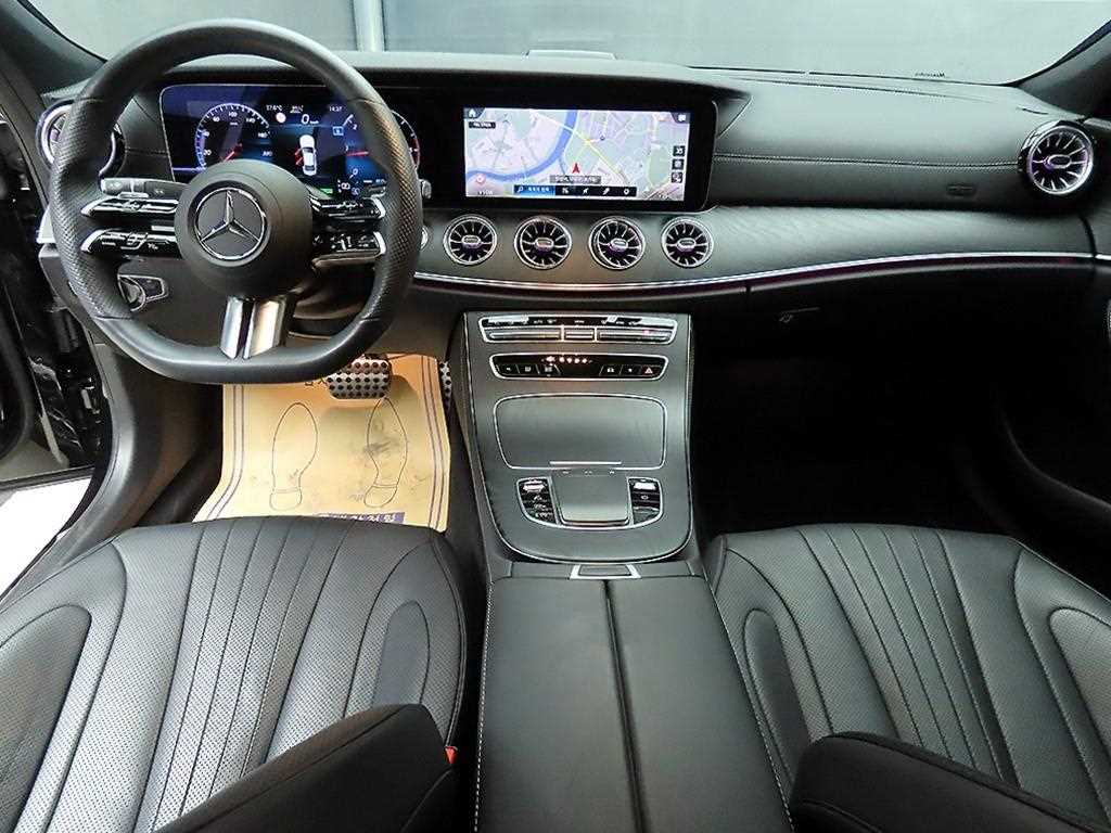 Mercedes Benz CLS Class - Vista 9