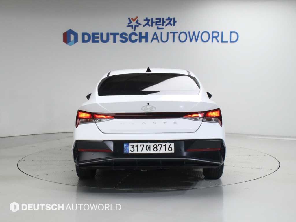 HYUNDAI Avante - Vista 6