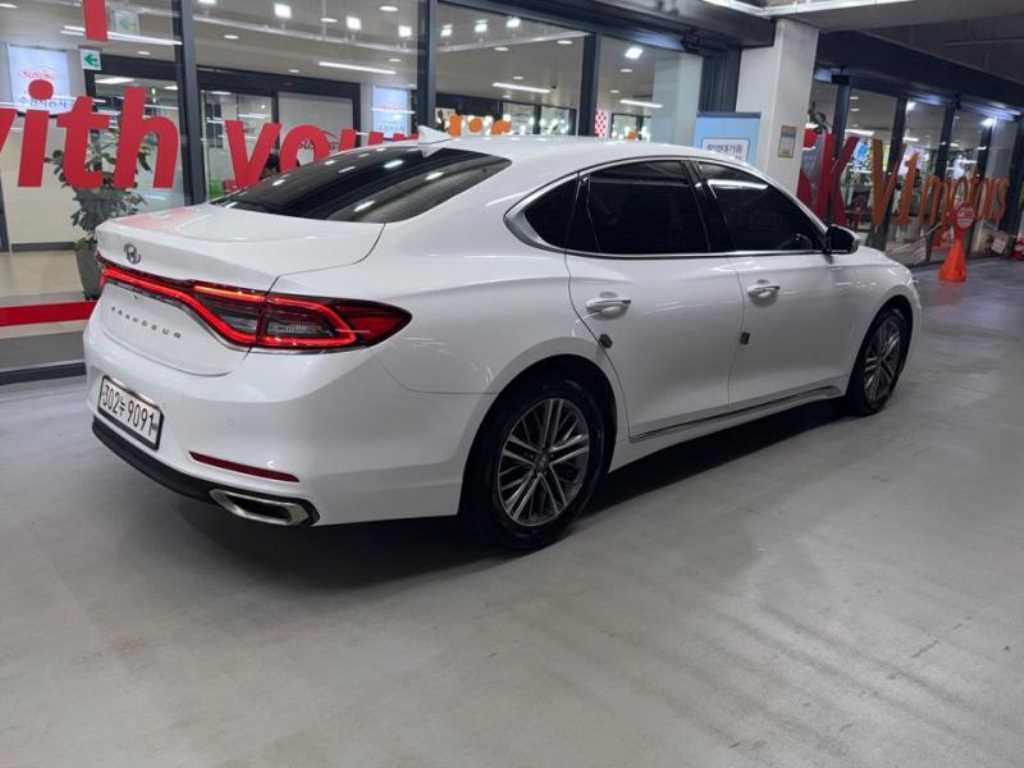 HYUNDAI Grandeur - Vista 6