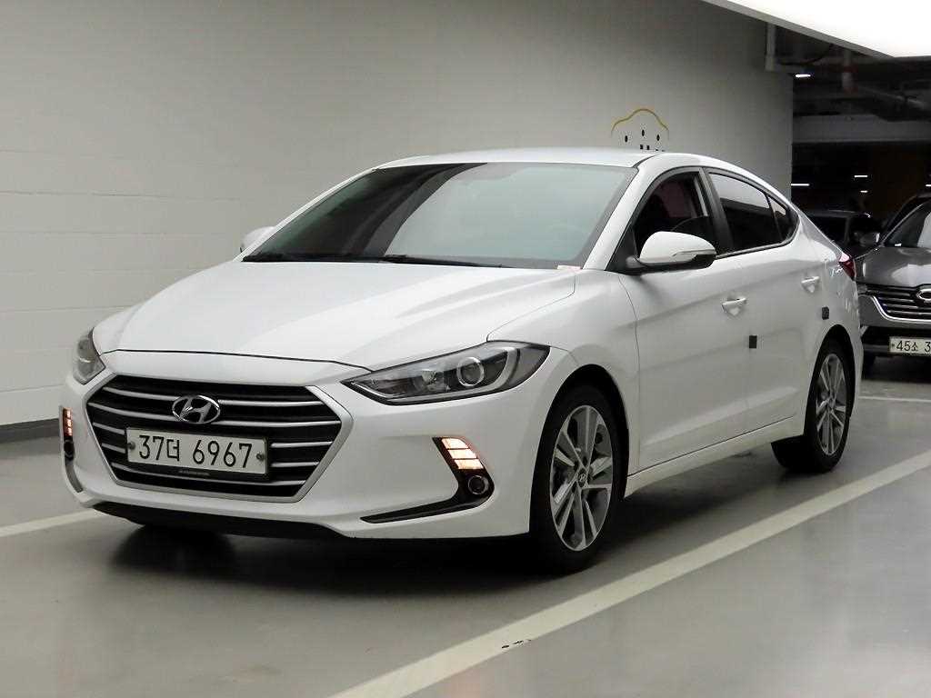 HYUNDAI Avante - Vista 2
