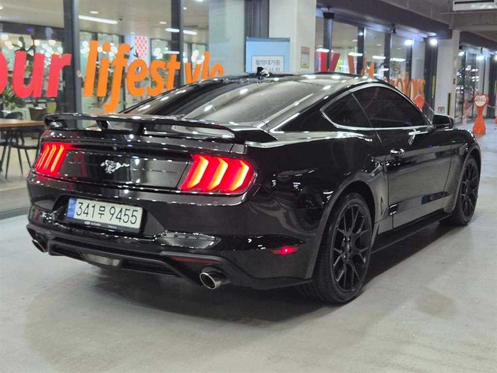 Ford Mustang - Vista 6
