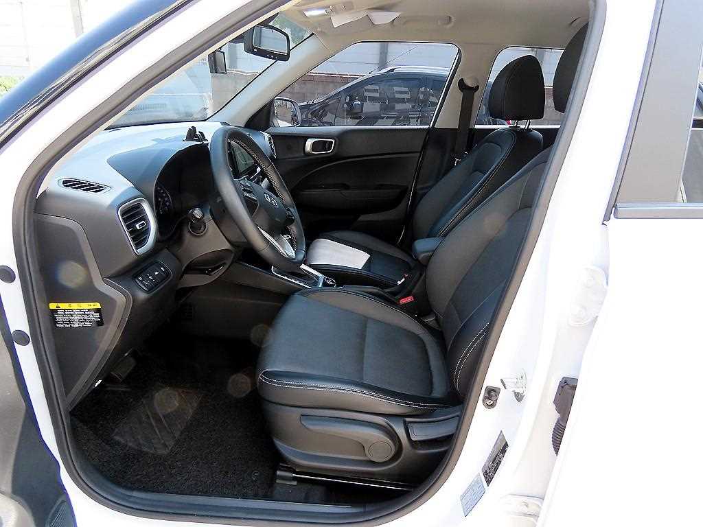 HYUNDAI Venue - Vista 7