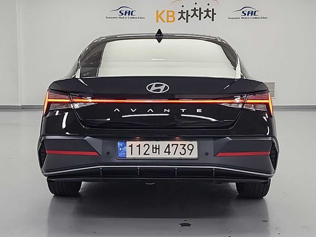 HYUNDAI Avante - Vista 3