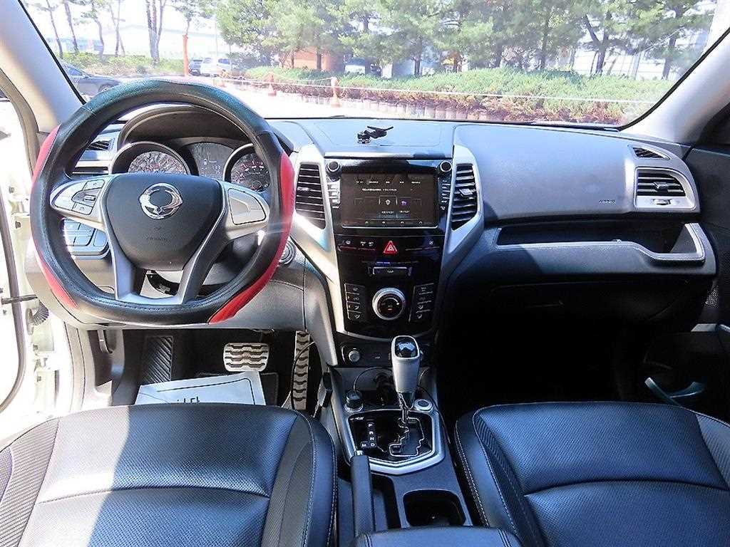 Ssangyong Tivoli - Vista 9