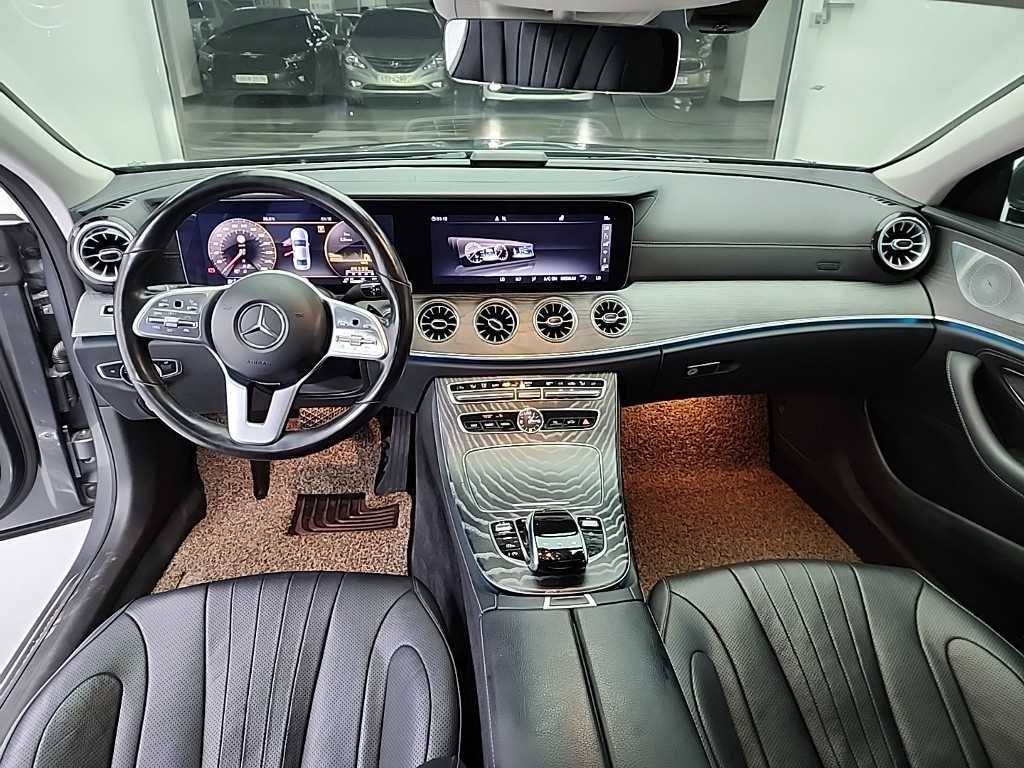 Mercedes Benz CLS Class - Vista 9