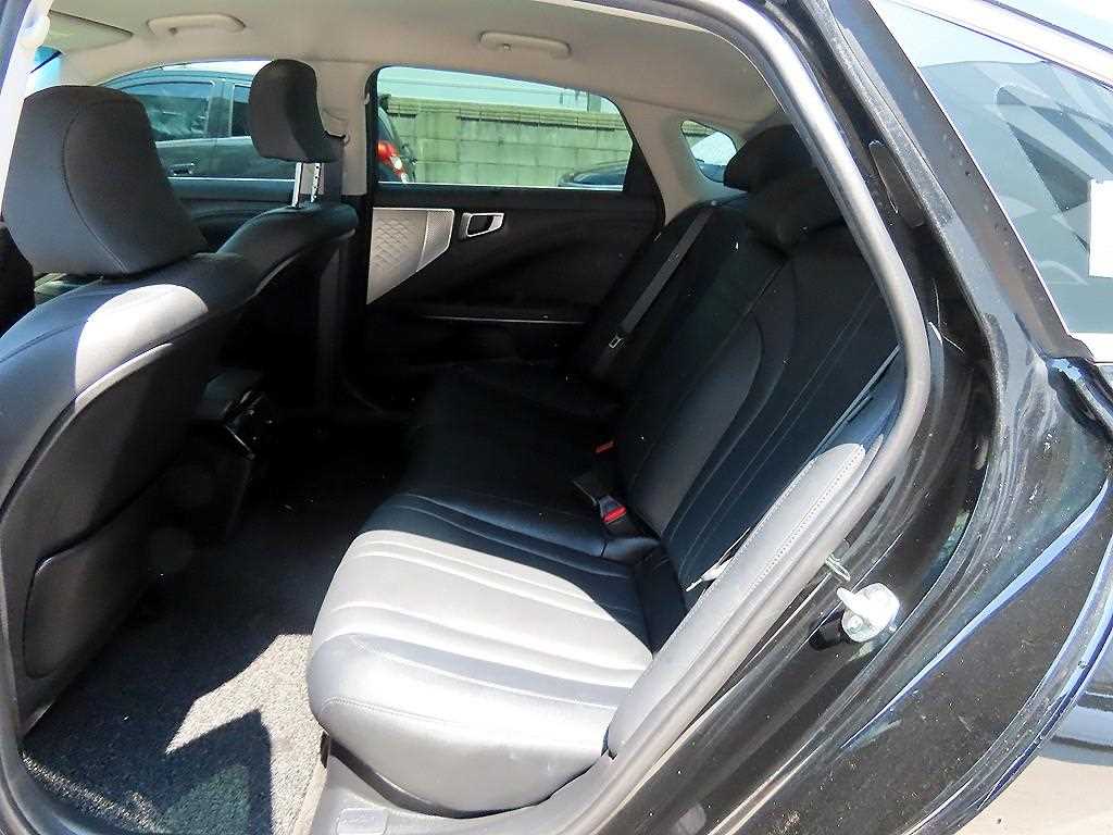 KIA K8 - Vista 8