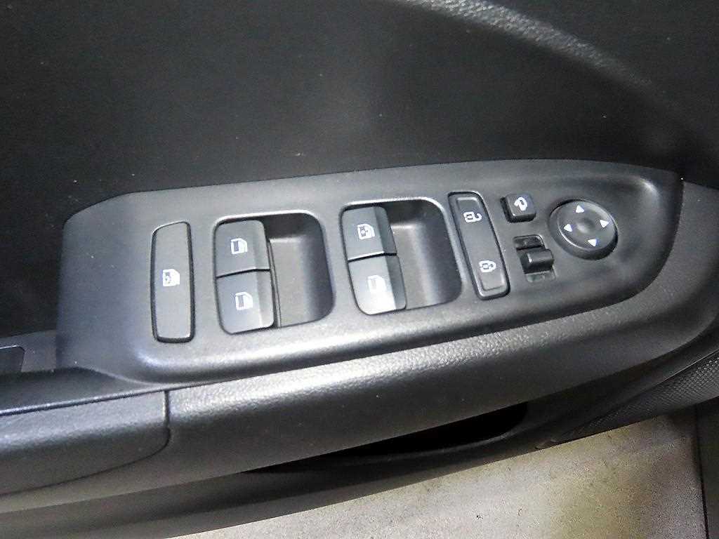 HYUNDAI Venue 2023 Blanco - Importación desde Corea - HF Imports Iquique - Foto 15