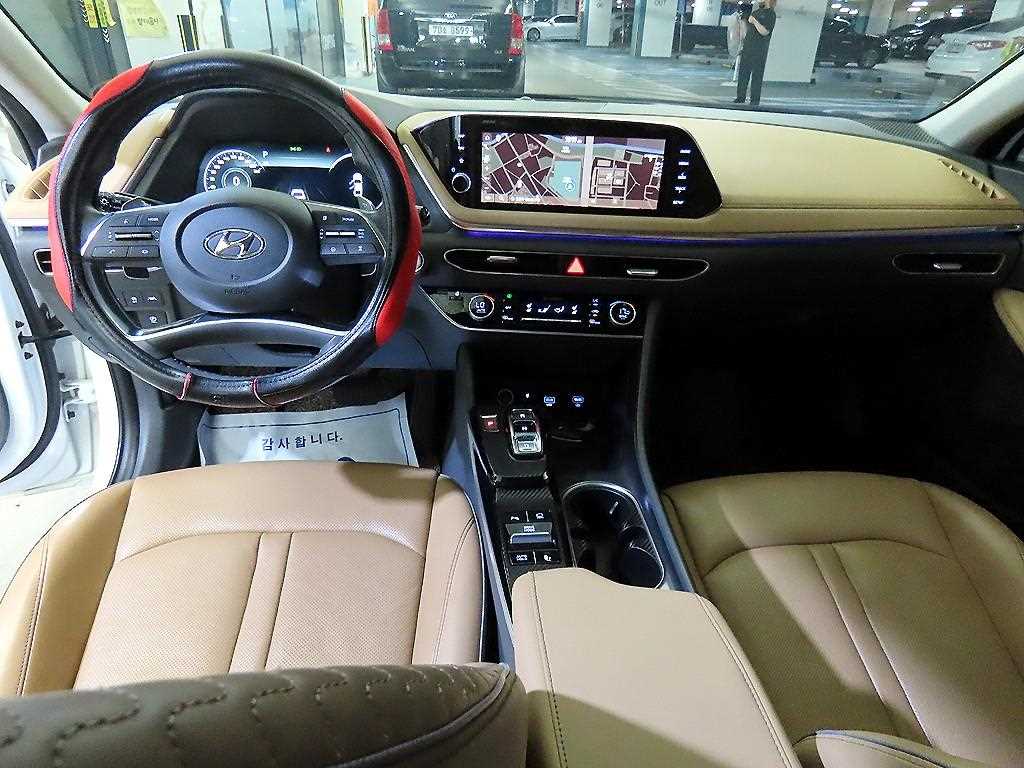 HYUNDAI Sonata - Vista 12
