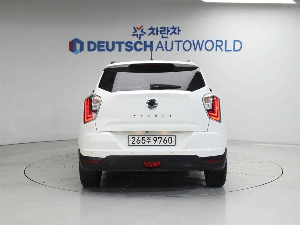 Ssangyong Tivoli - Vista 6