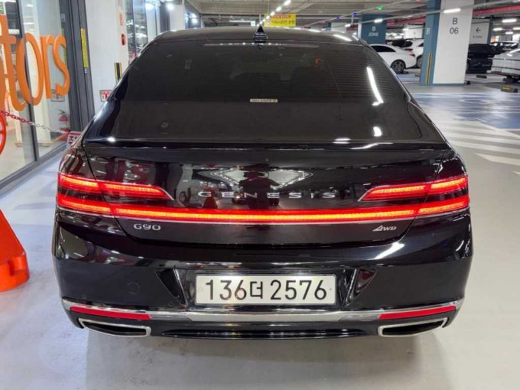 Genesis G90 - Vista 8