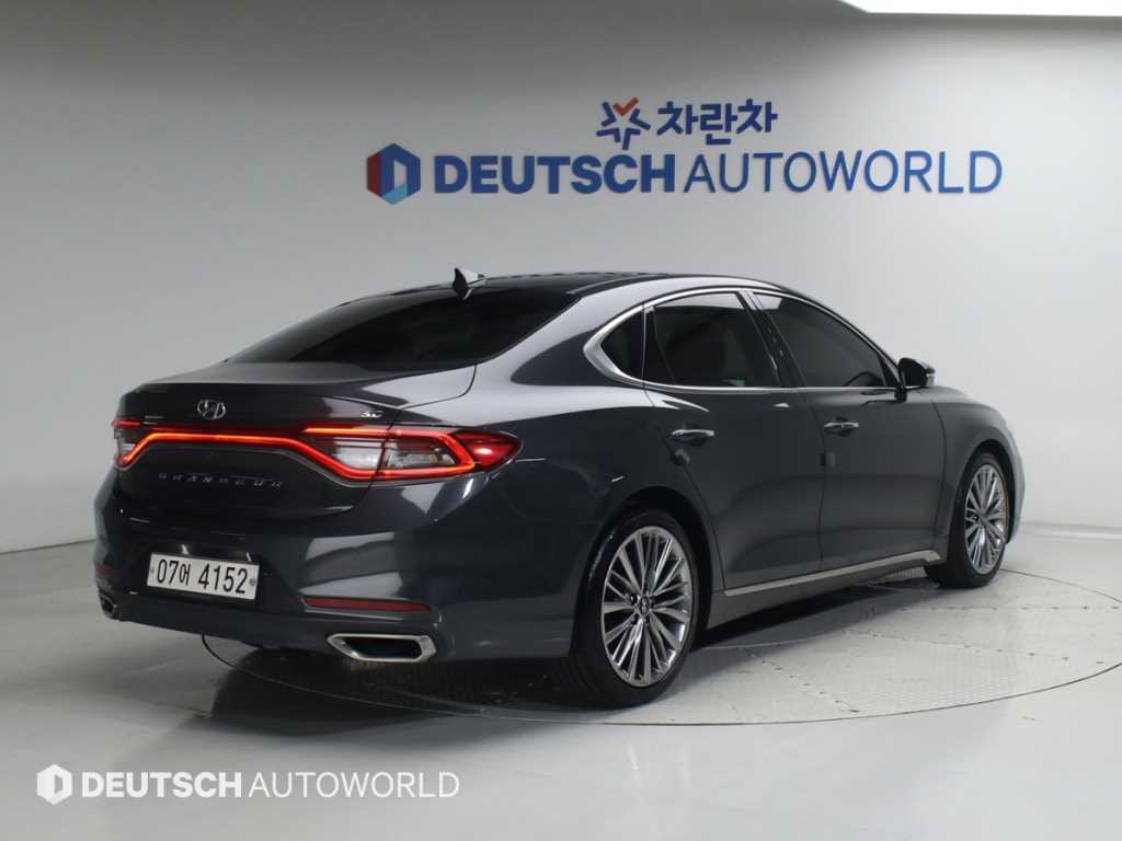 HYUNDAI Grandeur - Vista 2