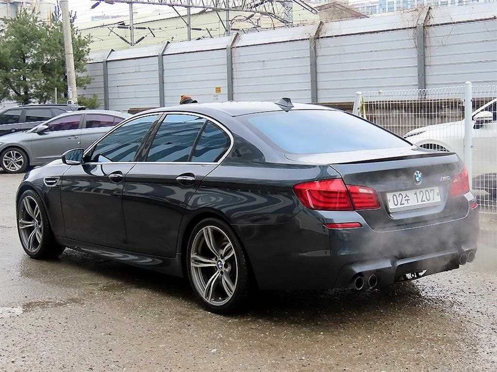 BMW 5 Series - Vista 3