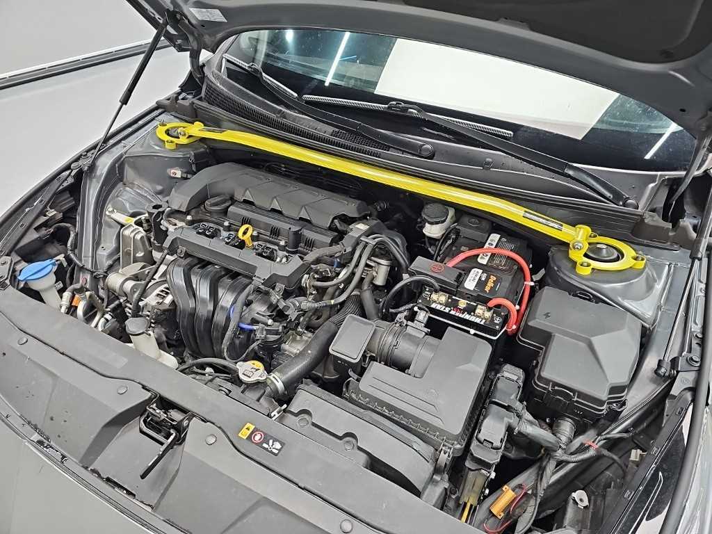 HYUNDAI Avante - Vista 7