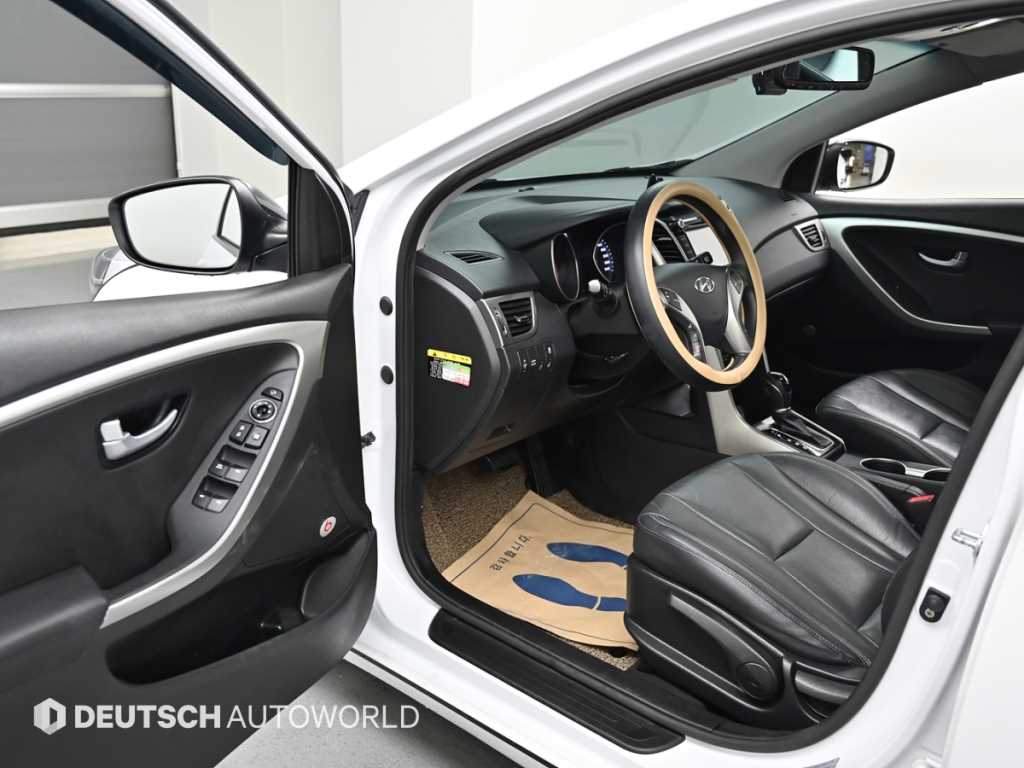 HYUNDAI i30 2015 Blanco - Importación desde Corea - HF Imports Iquique - Foto 13