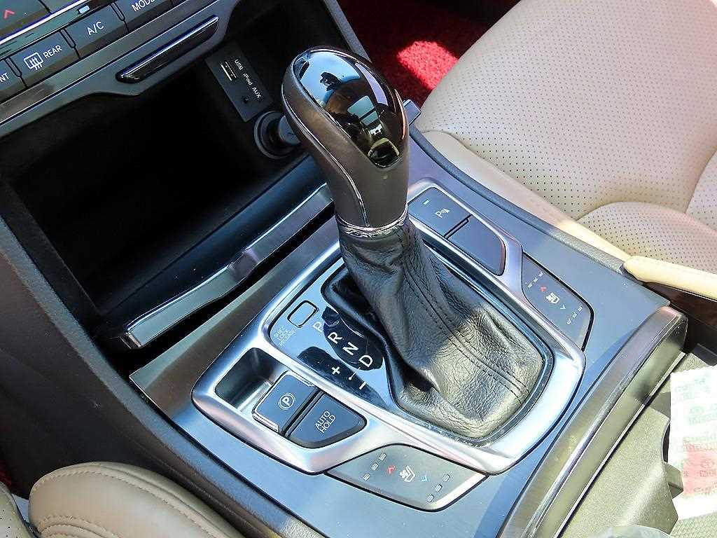 HYUNDAI Grandeur - Vista 12