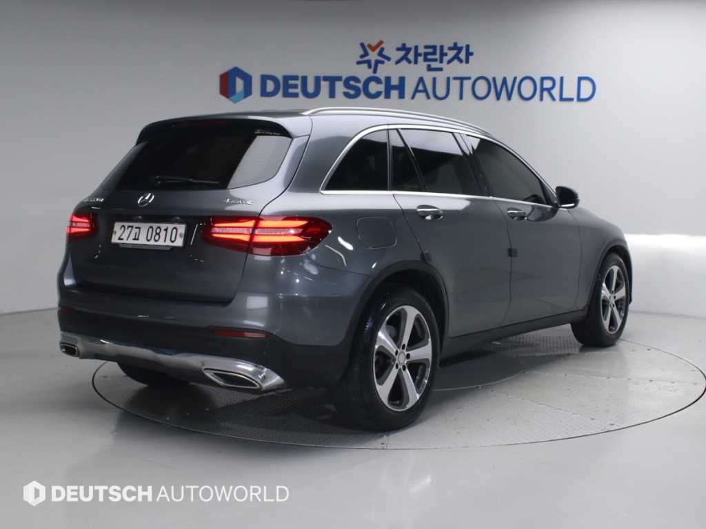 Mercedes Benz GLC Class - Vista 2