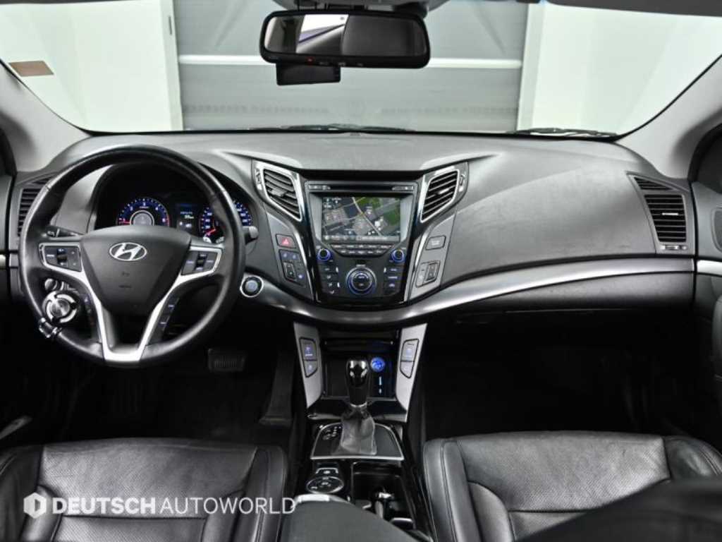 HYUNDAI i40 - Vista 9