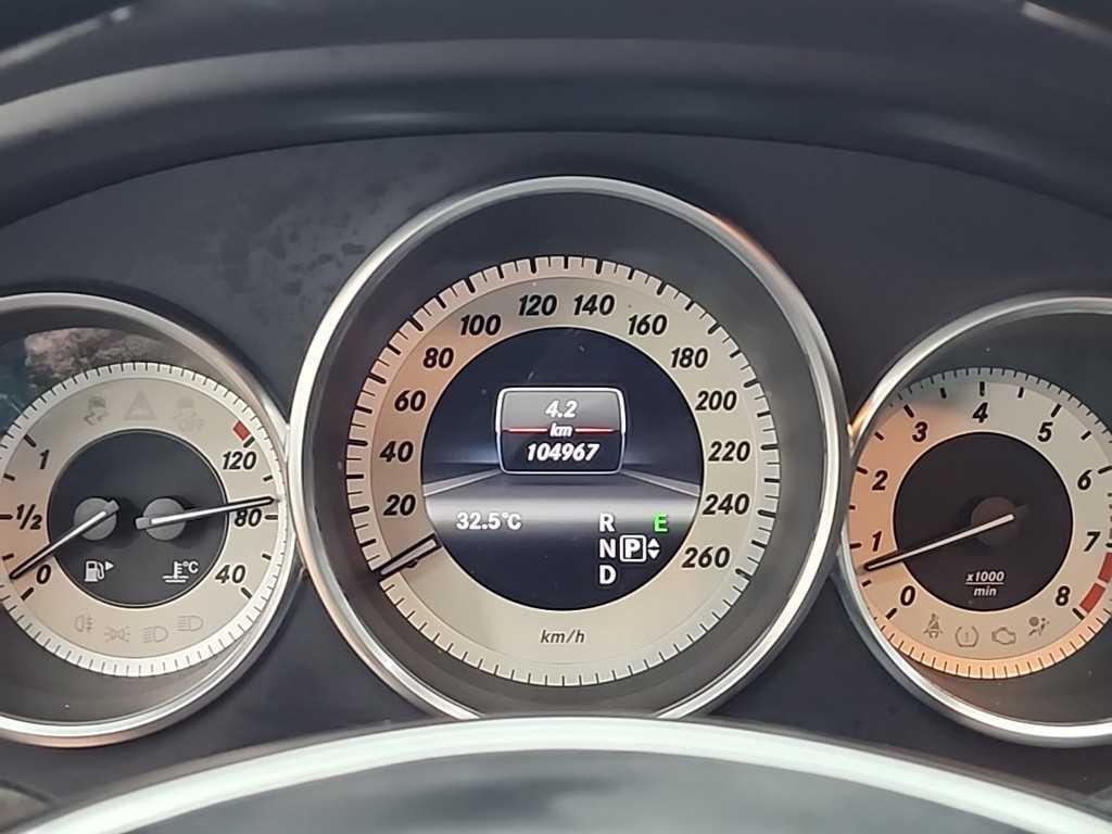 Mercedes Benz CLS Class - Vista 8