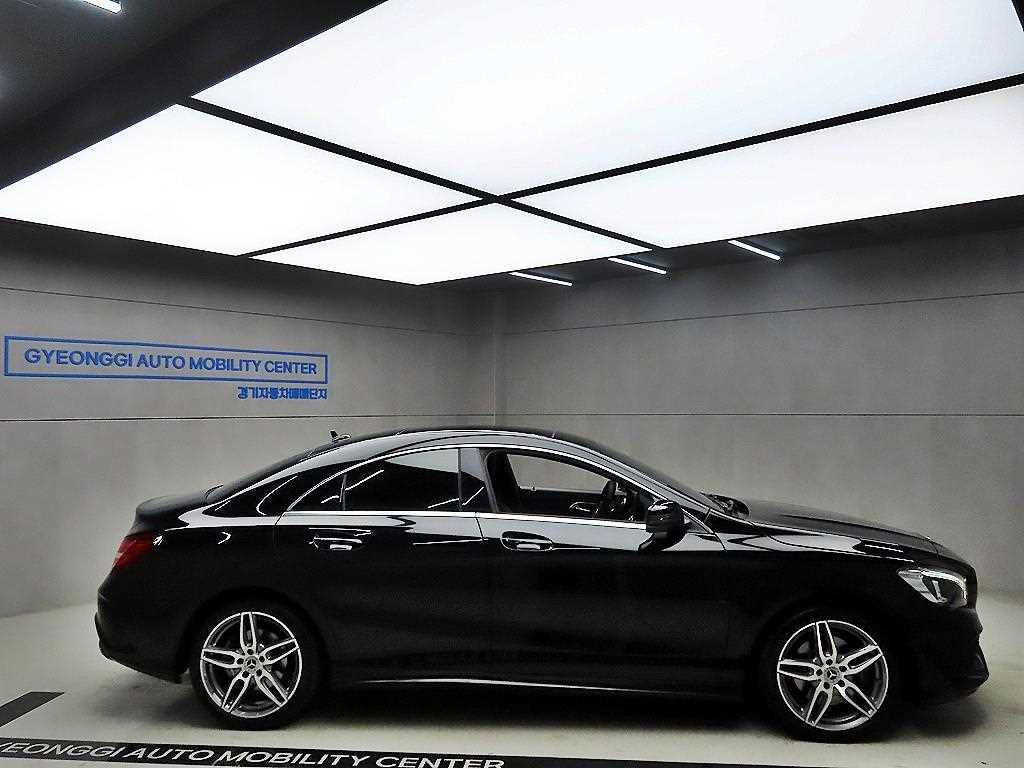 Mercedes Benz CLA Class - Vista 2