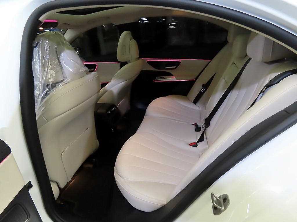 Mercedes Benz E class - Vista 9