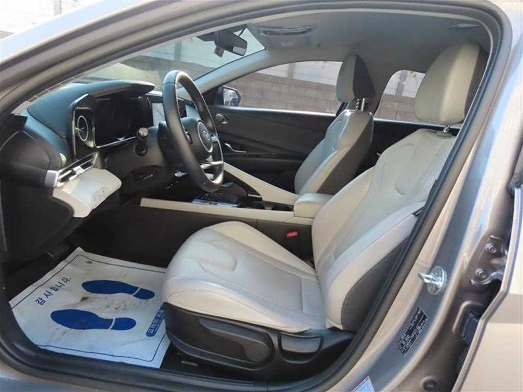 HYUNDAI Avante - Vista 7
