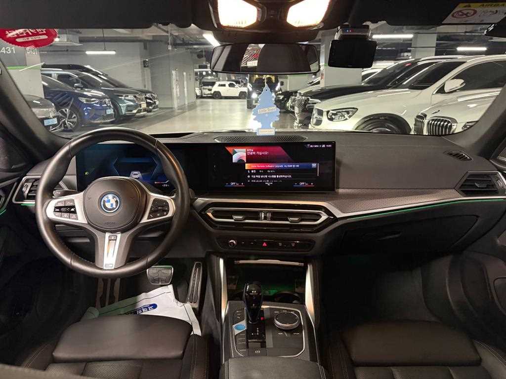 BMW i4 - Vista 7