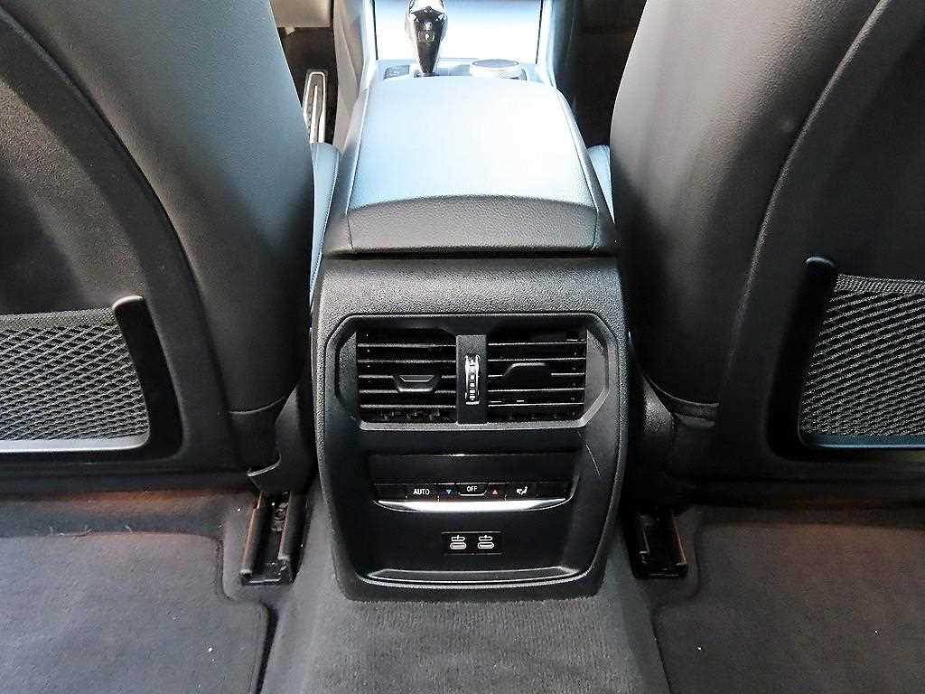 BMW 3 series 2022 Negro - Importación desde Corea - HF Imports Iquique - Foto 19