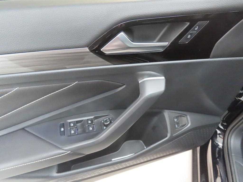 Volkswagen Jetta - Vista 12