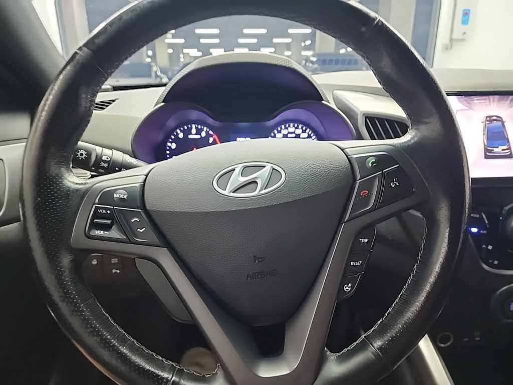 HYUNDAI Veloster - Vista 11