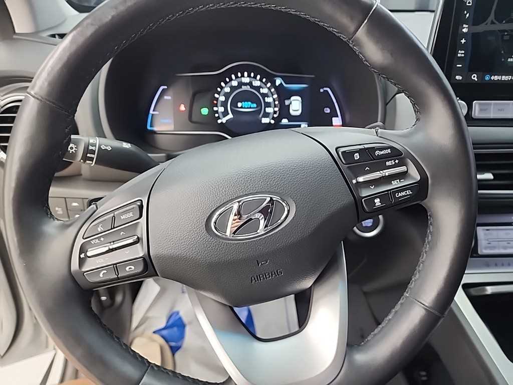 HYUNDAI Kona - Vista 11