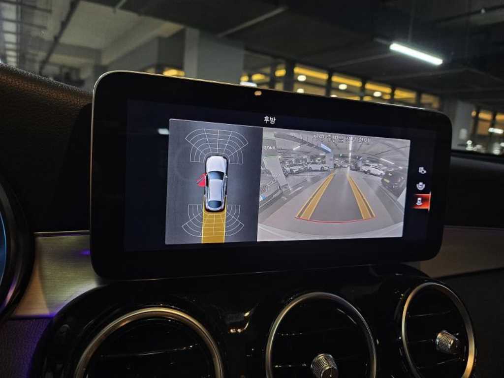 Mercedes Benz GLC Class - Vista 12