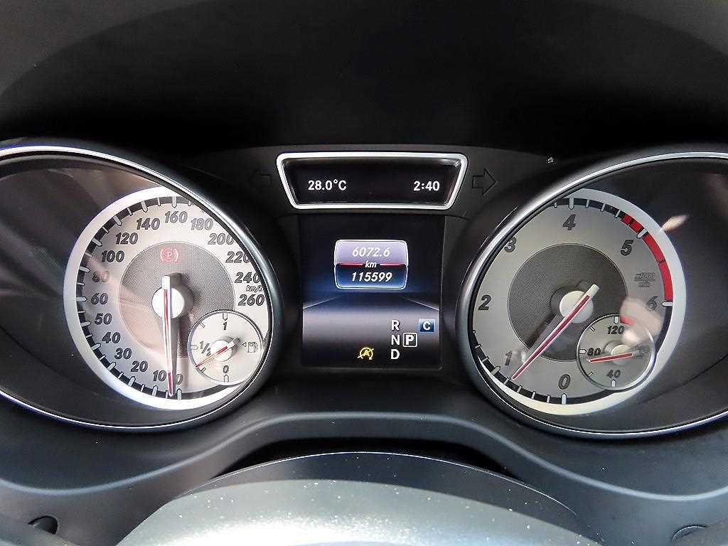 Mercedes Benz GLA Class - Vista 11