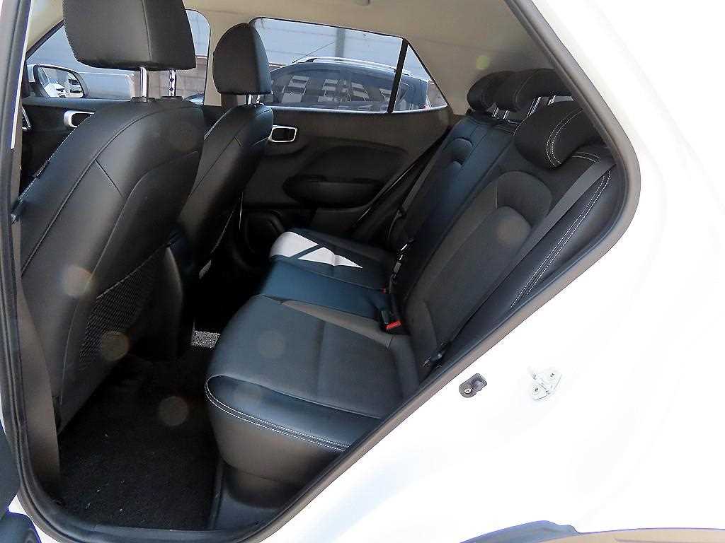 HYUNDAI Venue - Vista 8