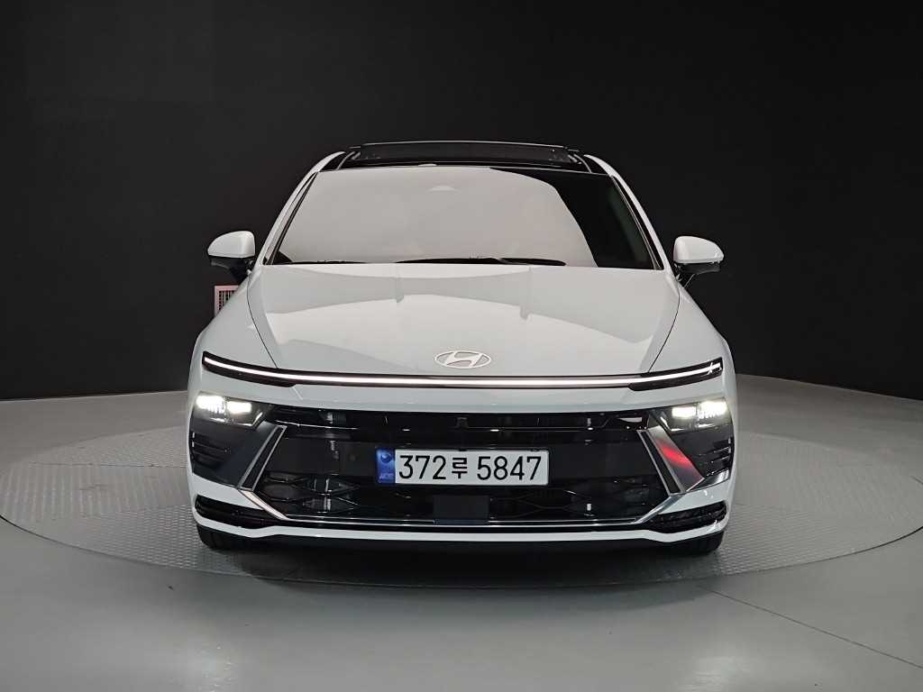 HYUNDAI Sonata - Vista 2
