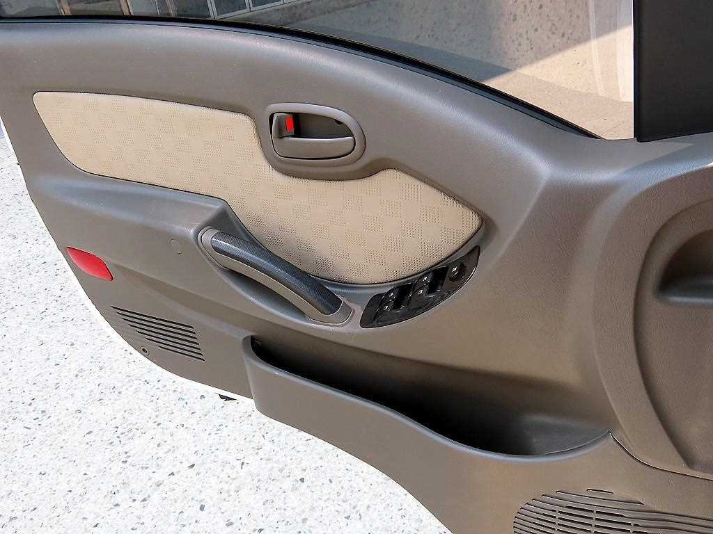 Small Truck Top_Integrated Top Powergate 2022 Blanco - Importación desde Corea - HF Imports Iquique - Foto 16