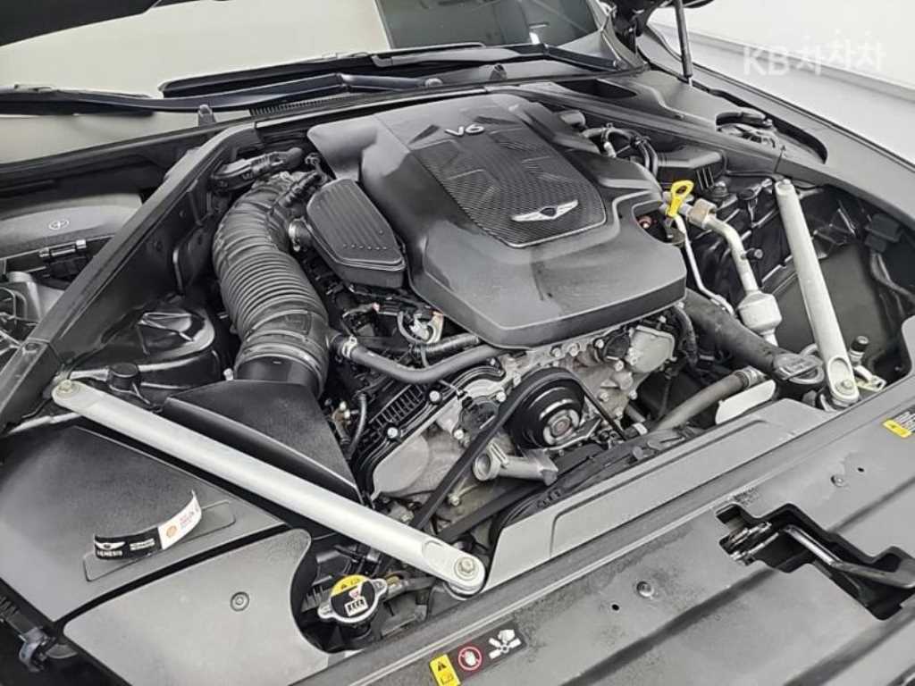 Genesis G90 - Vista 7